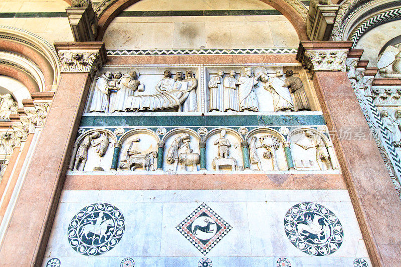 卢卡大教堂外观的艺术细节，托斯卡纳，意大利