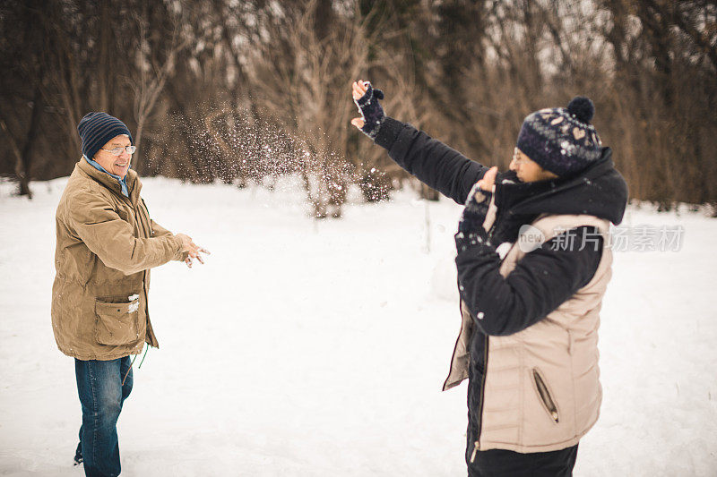 高年级打雪仗