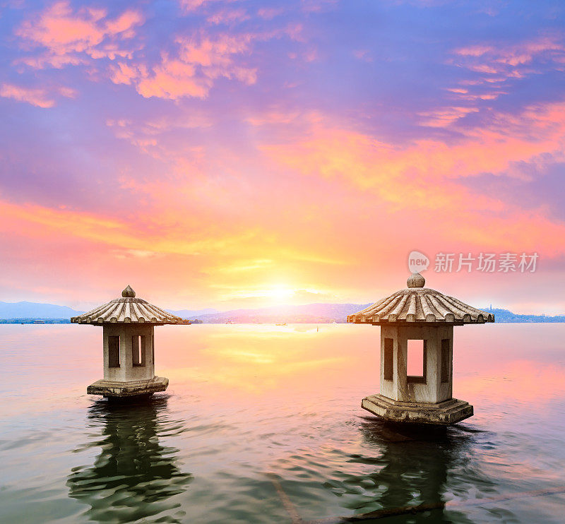 日落时的杭州西湖景色，中国
