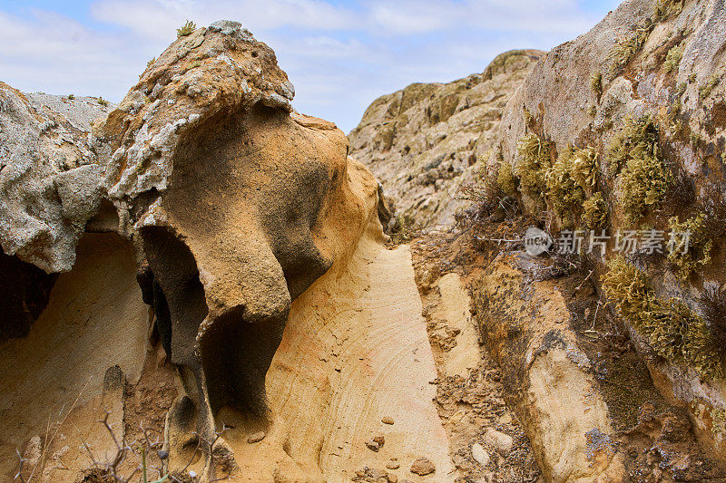 廷达亚山侵蚀粗面岩-富尔特文图拉