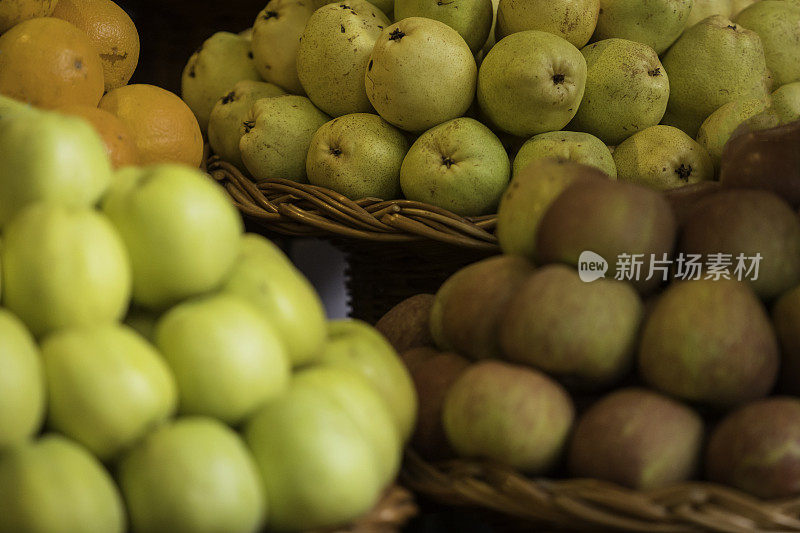 街市上的新鲜水果