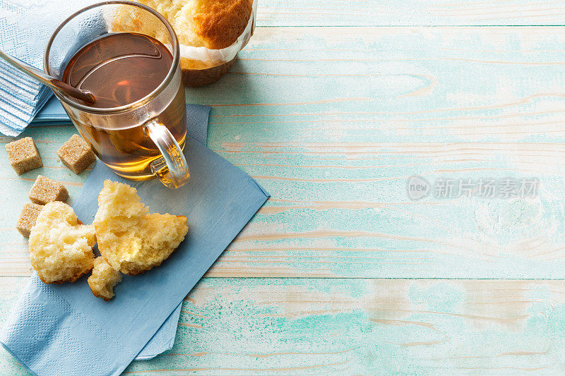 热饮:茶和松饼静物