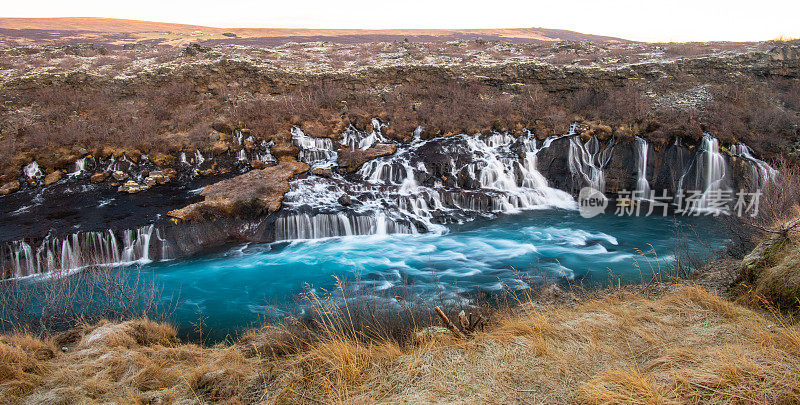 Hraunfossar瀑布