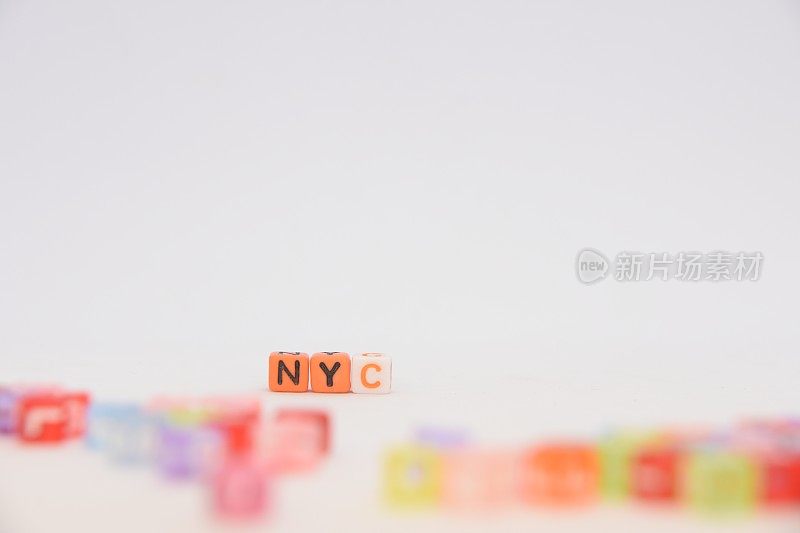 由字母立方体组成的单词NYC
