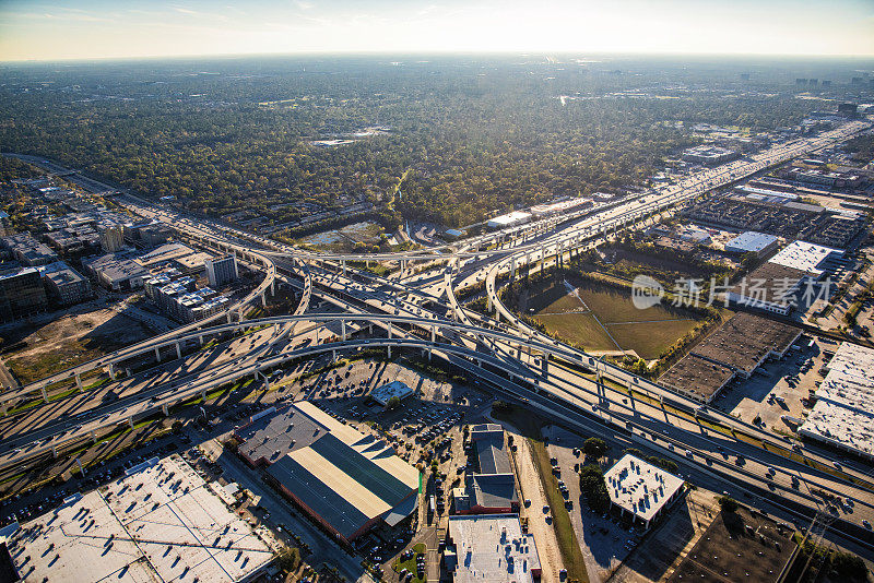 得克萨斯州高速公路立交的广角视图