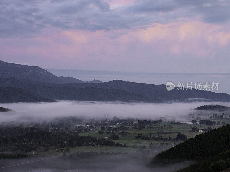 日出山和山谷