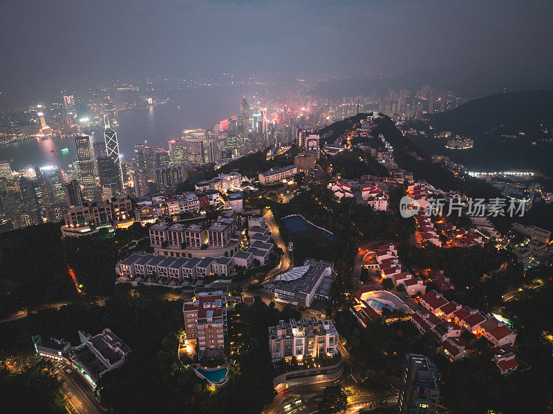 晚上香港山顶的豪宅