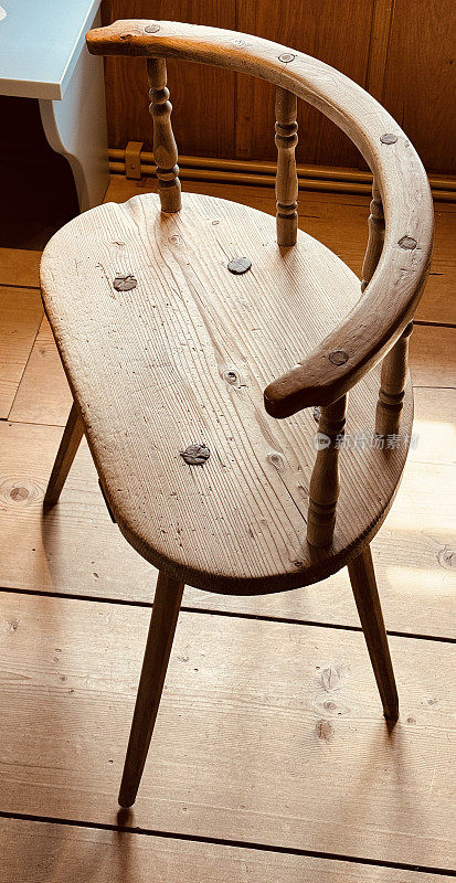 老式木椅