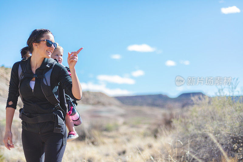 母亲节-母女下午沙漠徒步户外科罗拉多西部