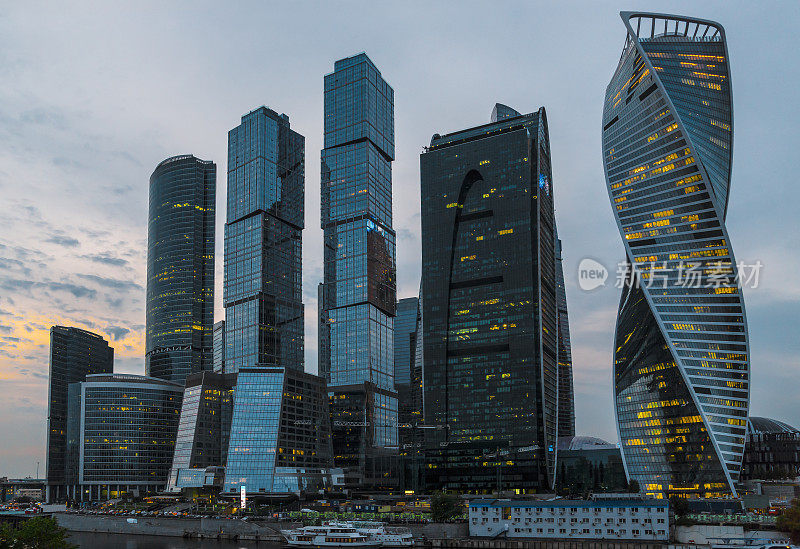 黄昏时分的莫斯科国际商务中心
