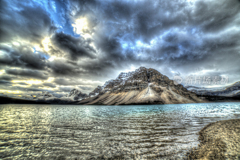 壮观的湖和山景在弓湖，加拿大hdr