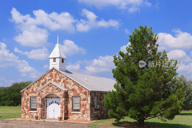 乡村教堂，岩石建筑，西德克萨斯，浮云，蓝天