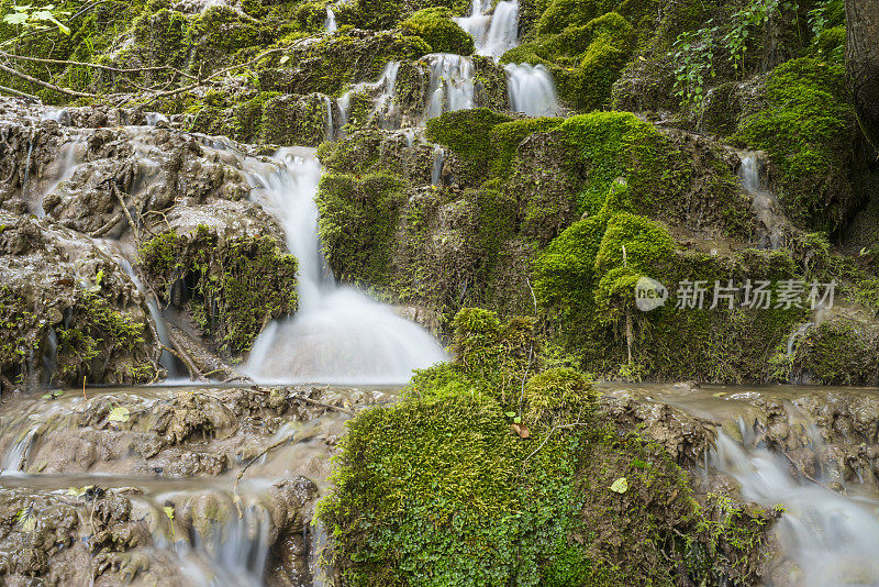 山河景观有岩石、岩石圈峡谷