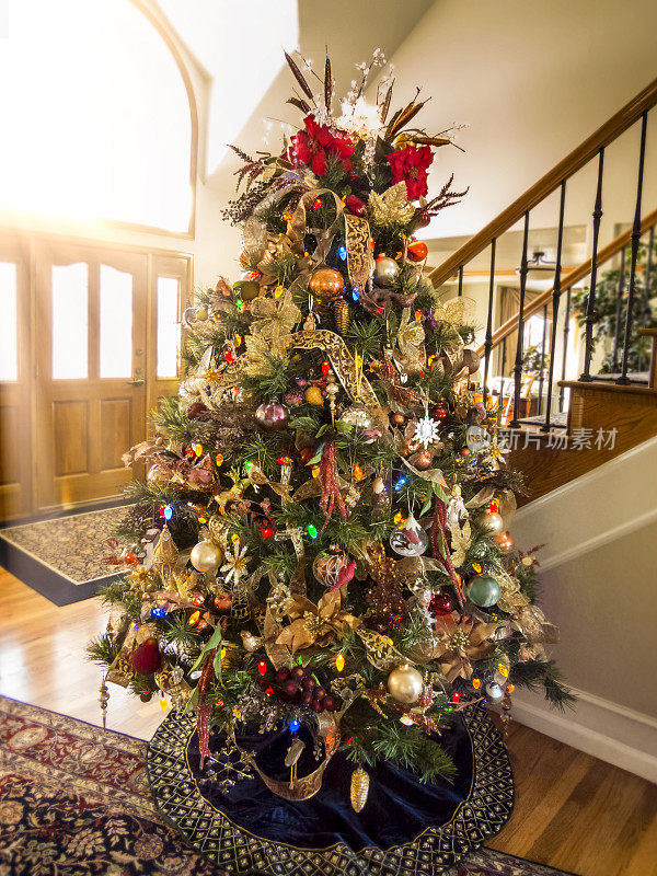 入口大厅的圣诞树
