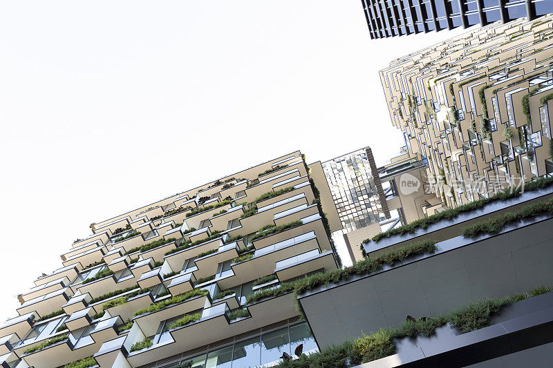 带有定日镜的现代公寓大楼，澳大利亚悉尼，复制空间
