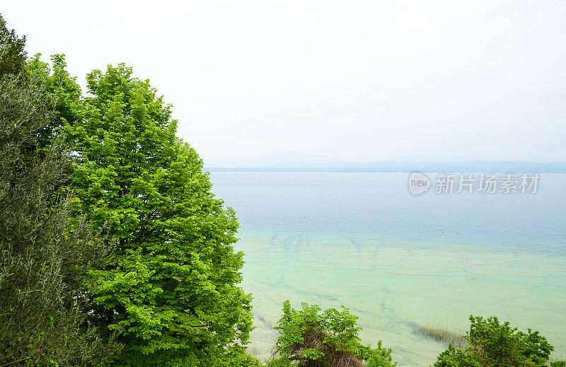 意大利伦巴第加尔达湖水景