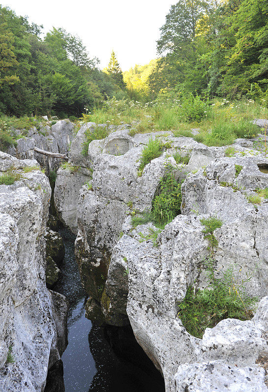 瓦尔serine河和峡谷(瓦尔serine河峡谷)