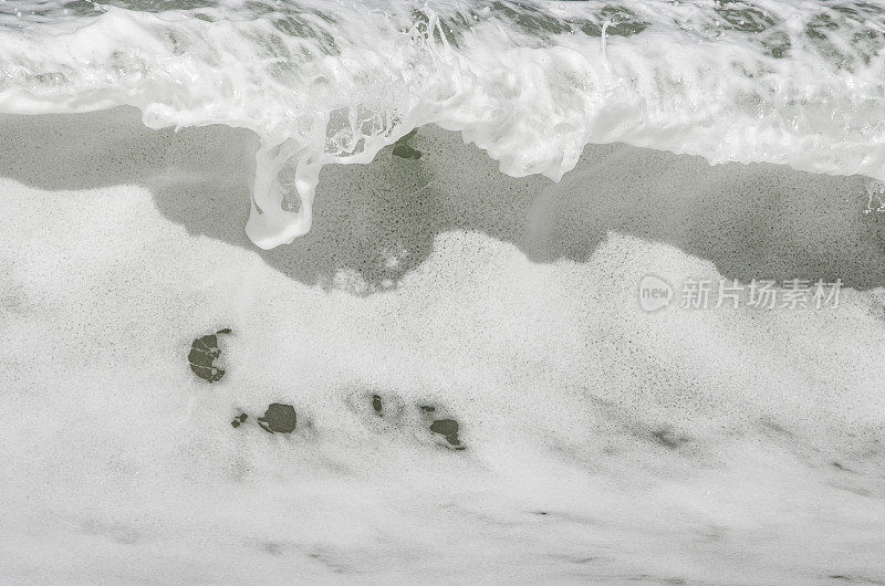 泡沫的海浪