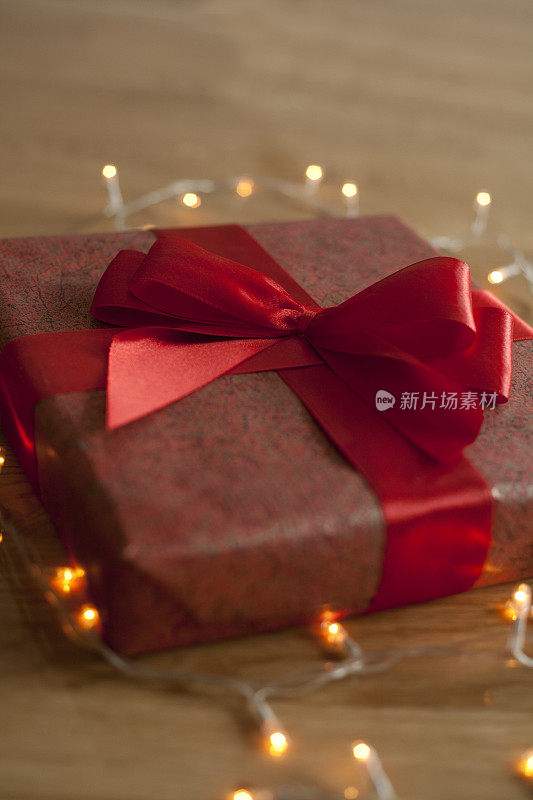 红色圣诞礼品盒