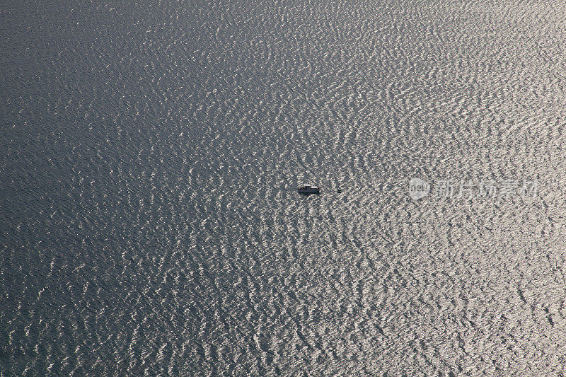 海上的空中渔船