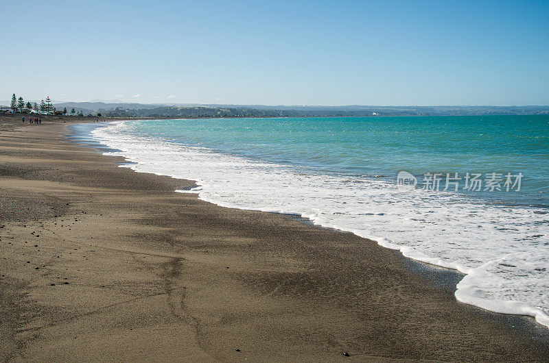 新西兰北岛，霍克斯湾地区，纳皮尔的黑沙滩