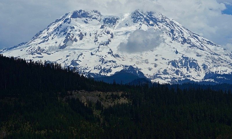 雷尼尔山崇高