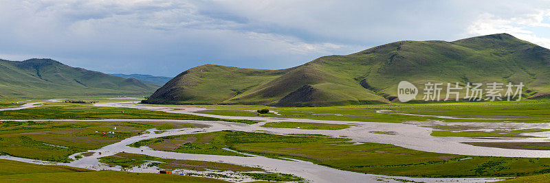 蒙古的奥尔孔河全景