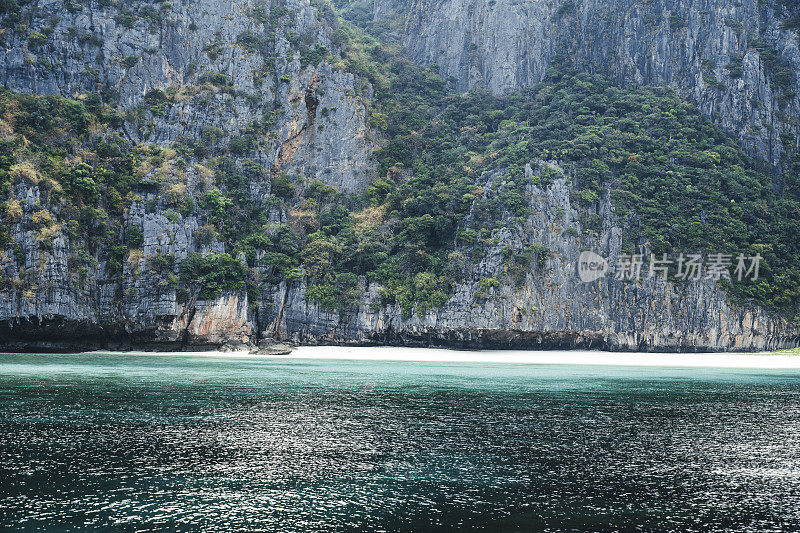 泰国皮皮群岛的白色沙滩