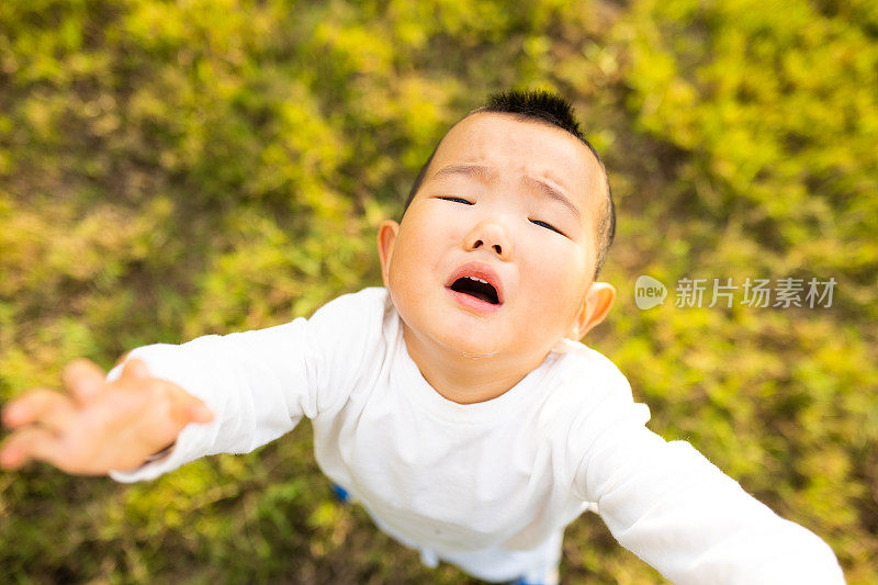 宝宝需要妈妈的拥抱