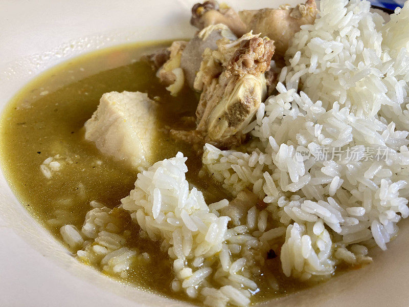 多明尼加共和国:桑科乔配米饭