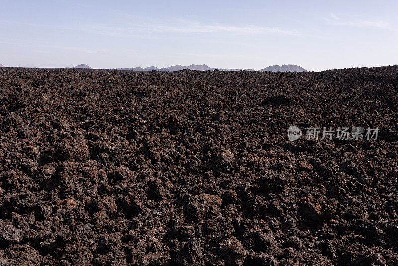 兰萨罗特岛加那利火山上的熔岩场