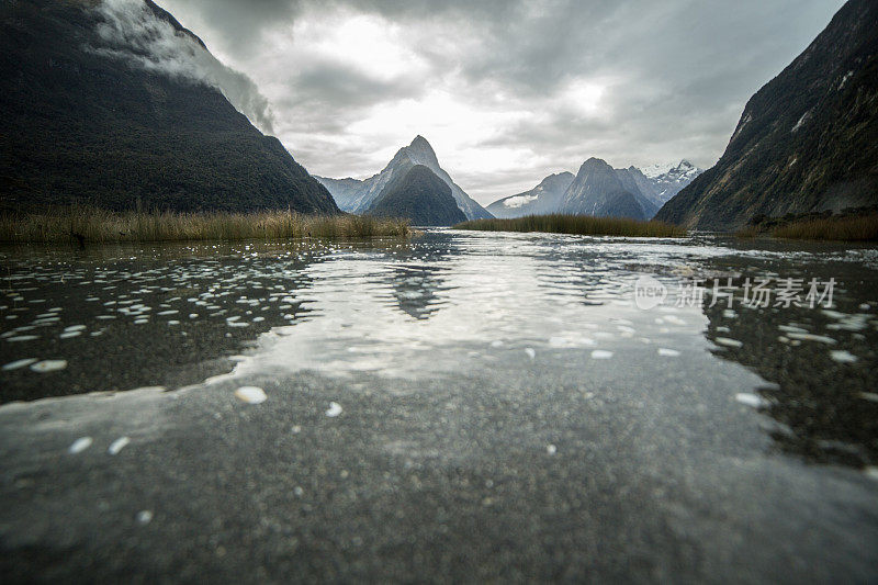 壮观的风景，米尔福德湾，新西兰