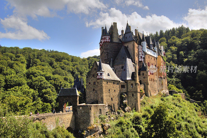 Eltz(摩泽尔山谷)的HDR图像