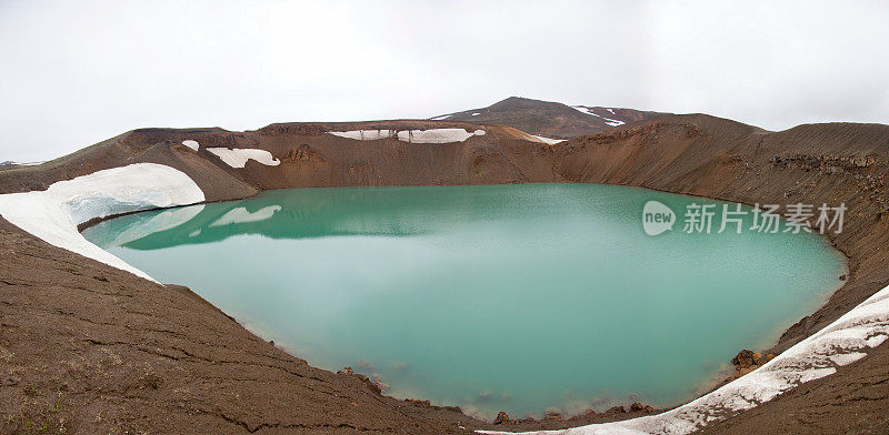 火山和湖泊全景