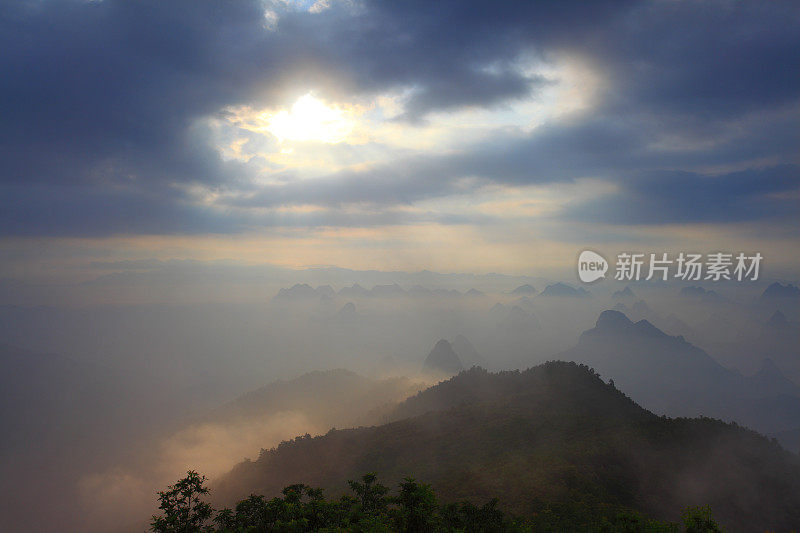 早晨的瑶山