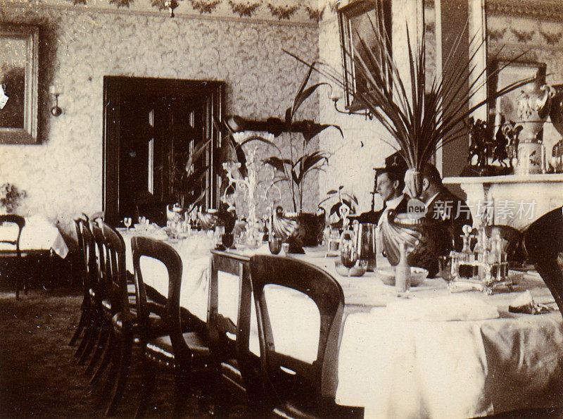 维多利亚时代的餐桌