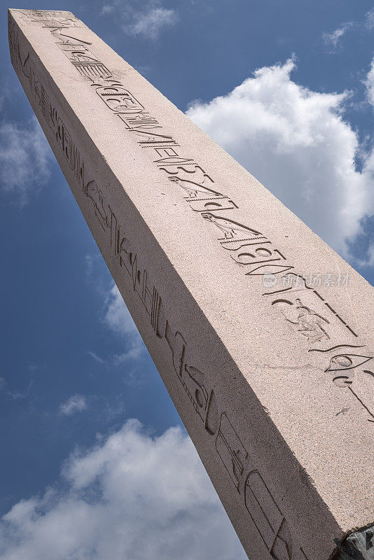 伊斯坦布尔苏丹艾哈迈德广场的狄奥多西方尖碑