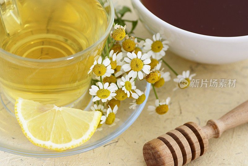 草药茶，柠檬和蜂蜜