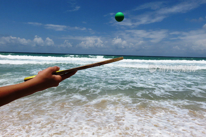 海滩戏水球