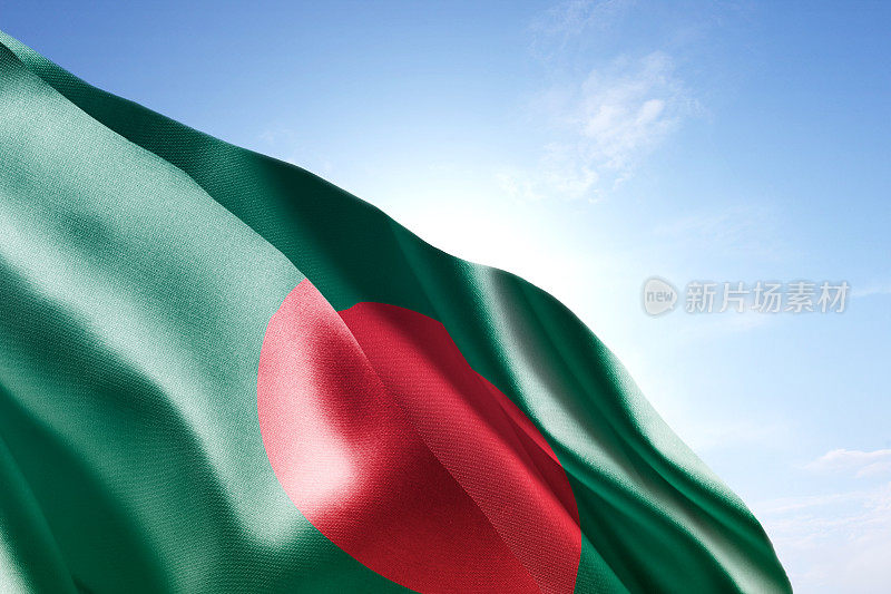 孟加拉国国旗在风中飘扬