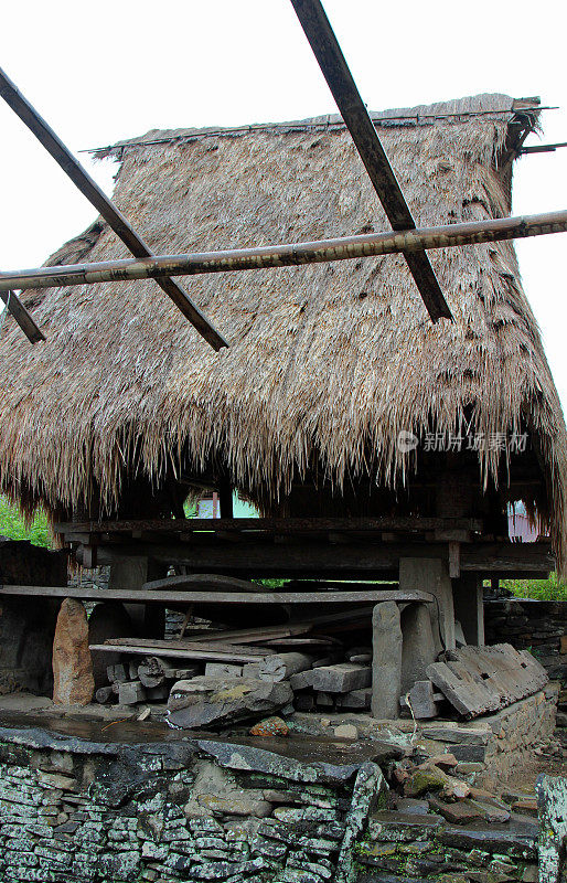 印度尼西亚:弗洛雷斯的兰加斯山部落村