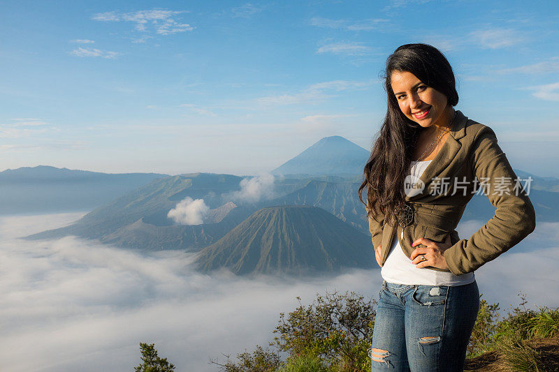 在布罗莫火山有一头长发的女人