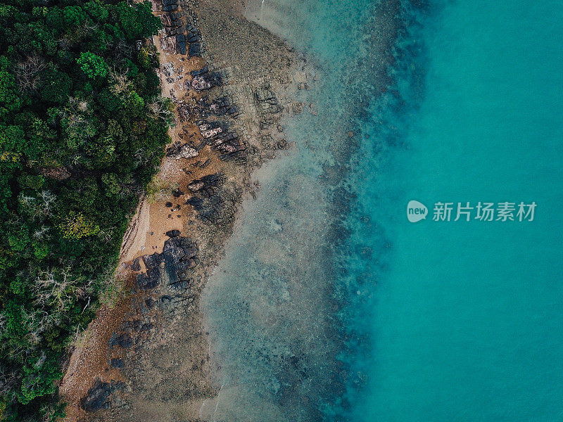 泰国兰大岛的海滩湾