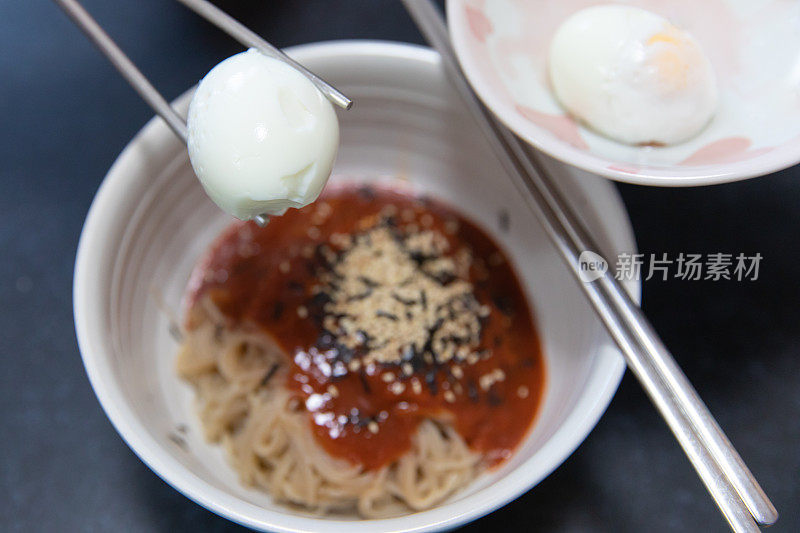 烹饪韩国Naengmyeon