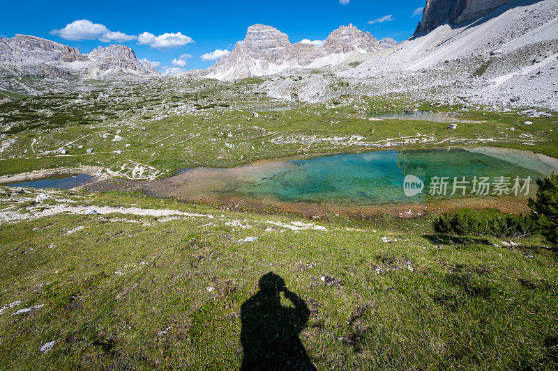 意大利欧洲阿尔卑斯山Dolomites区拉瓦雷多冰城北侧的小湖