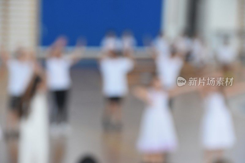 小学生的表演