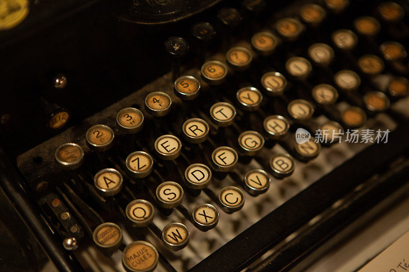 古老的打字机键