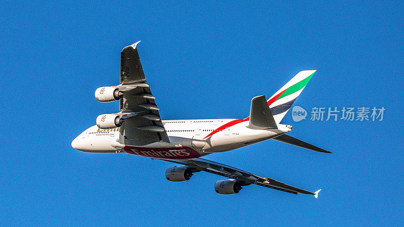 阿联酋航空公司的空客A380从苏黎世机场起飞