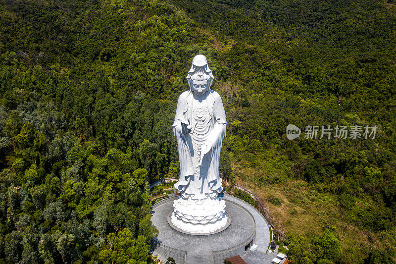 香港大埔慈山佛寺内的观音佛像