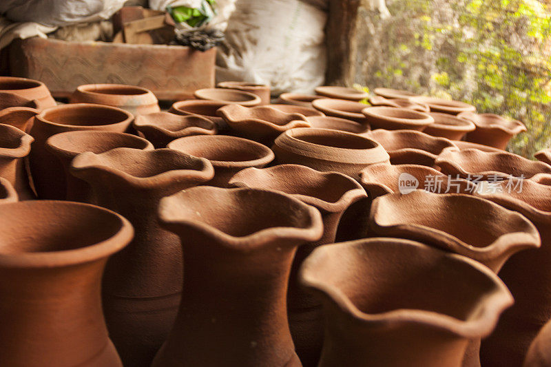 智利波麦尔的陶器作坊出售智利经典乡村手工陶器空陶土壶